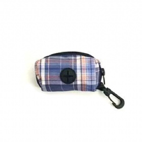 portable poop bag holder，This poop bag holder is easy to attach to a dog leash